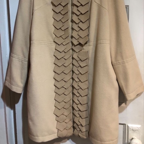 Women’s Lightweight Coat - Picture 2 of 2